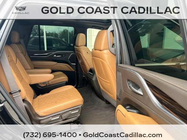 Certified 2022 Cadillac Escalade Premium Luxury AWD/4WD image 9