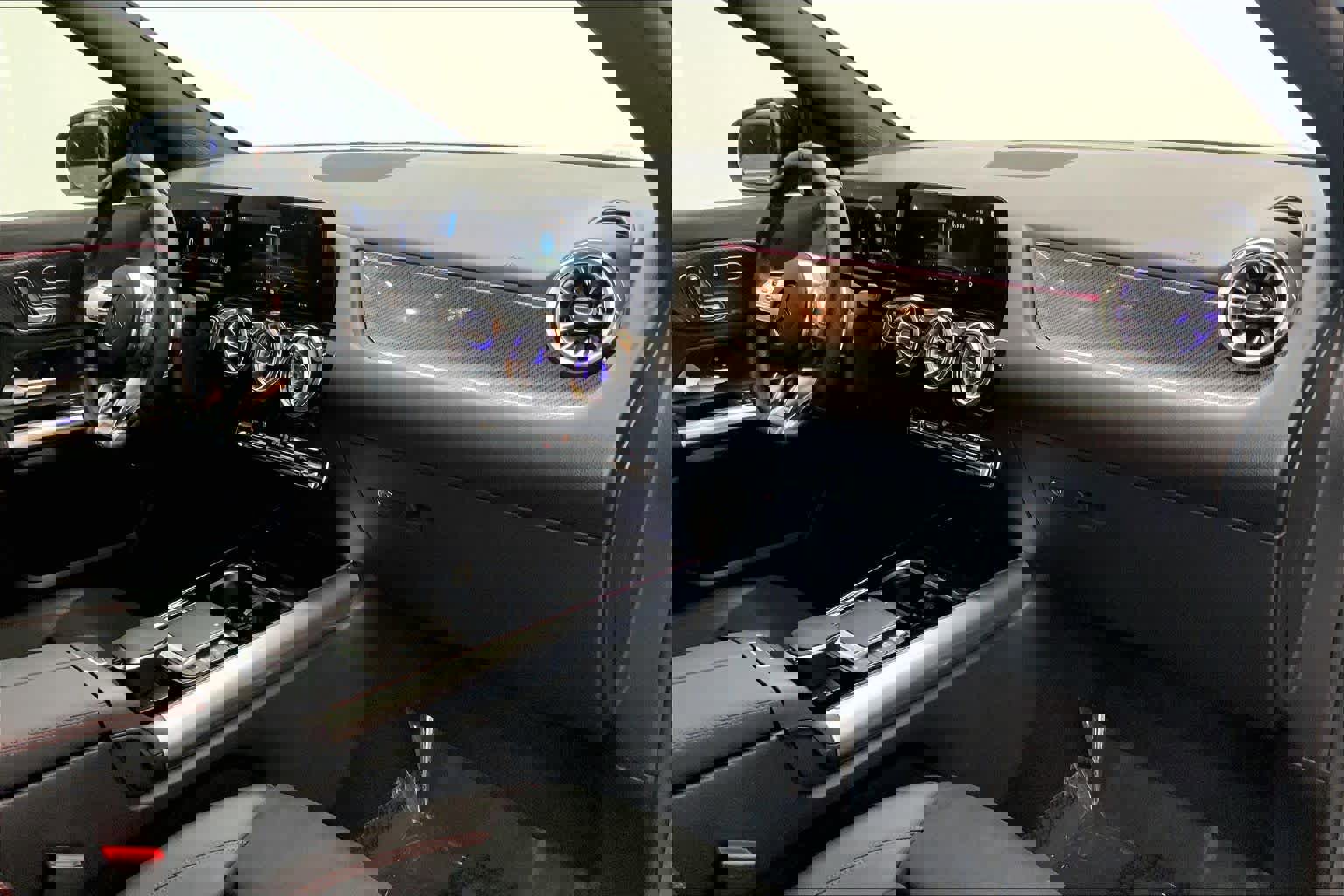 Certified 2022 Mercedes-Benz GLA 35 AMG 4MATIC image 10