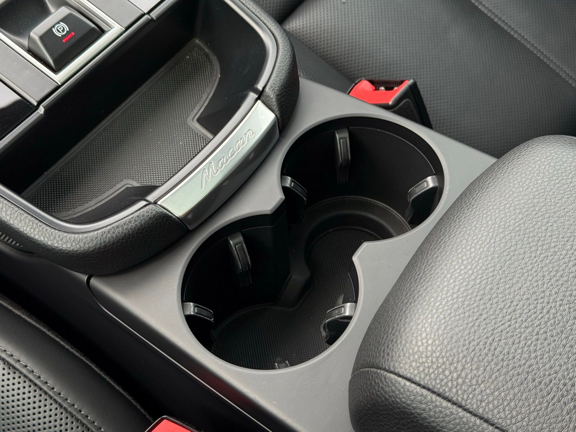 Certified 2024 Porsche Macan S image 23