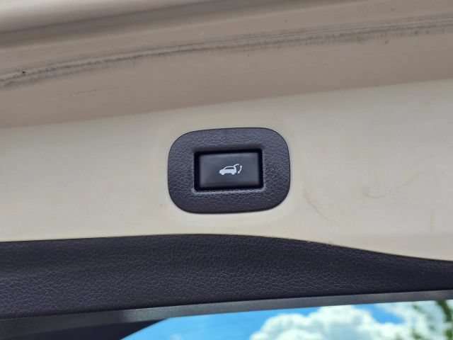 Used 2019 Nissan Rogue SV AWD/4WD image 32