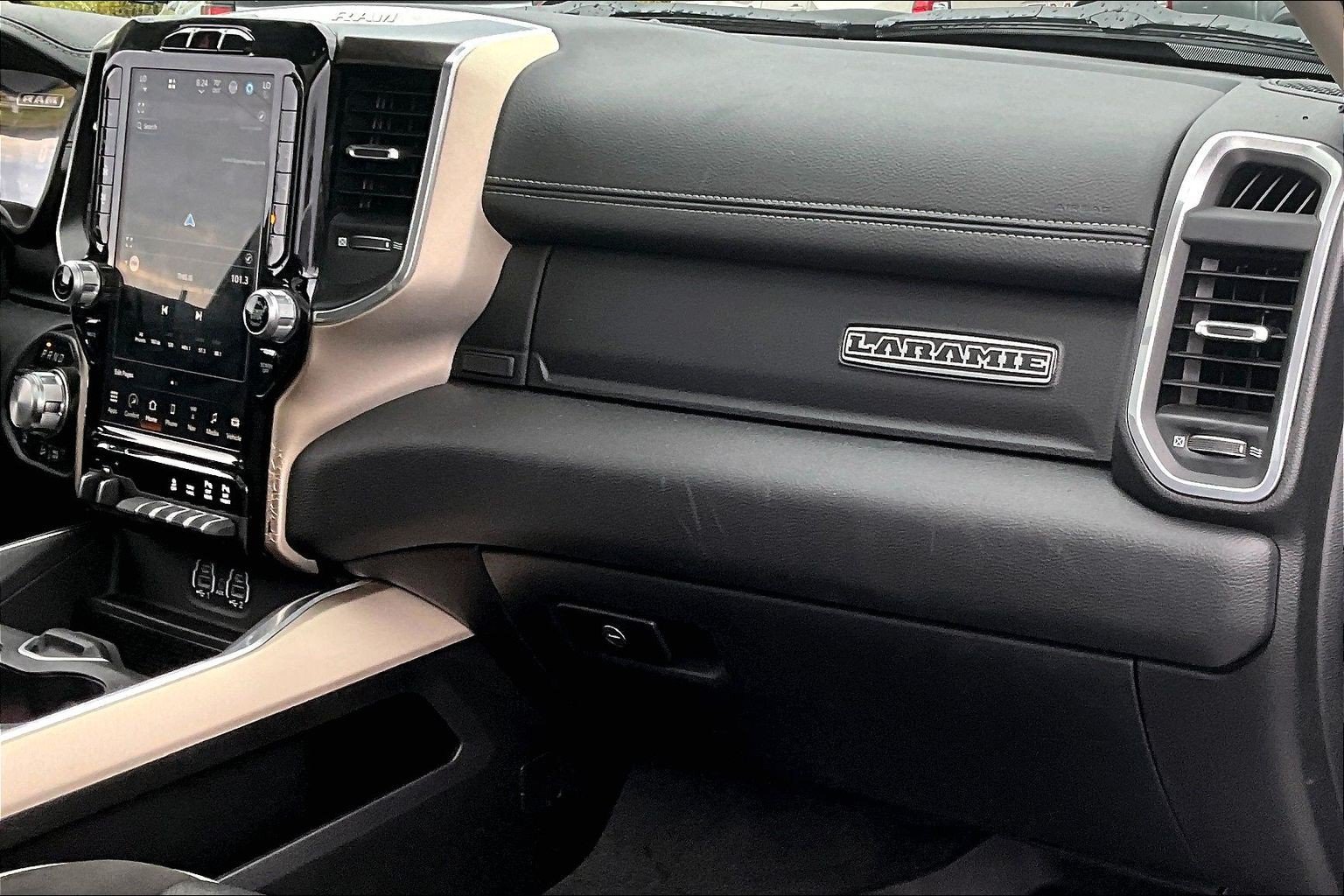 Used 2022 RAM 1500 Laramie w/ Laramie Southwest Edition AWD/4WD image 15