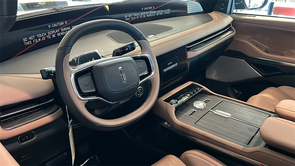 New 2025 Lincoln Navigator Black Label image 2