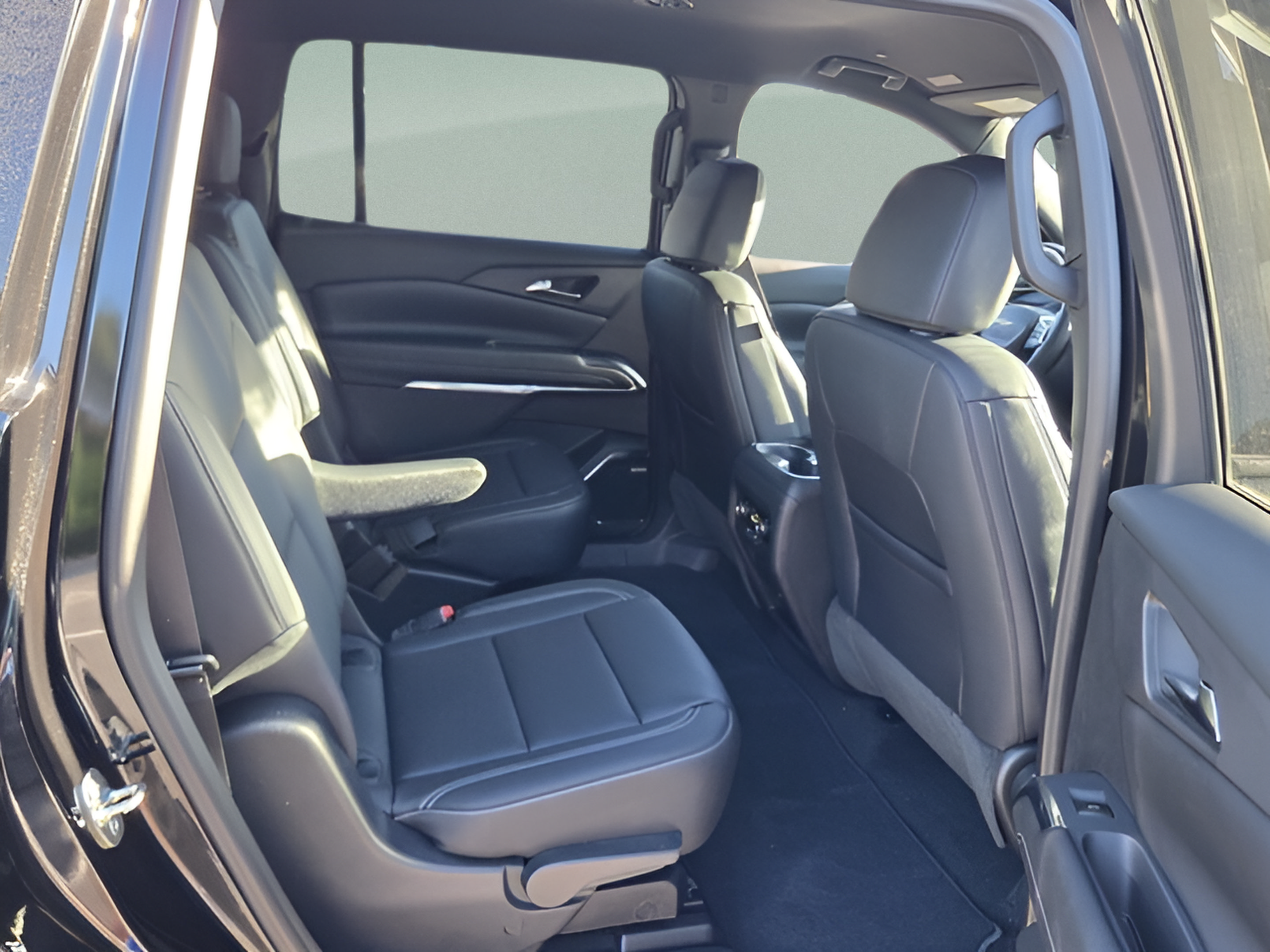 New 2027 Chevrolet Traverse LT w/ Enhanced Driving Package FWD image 17