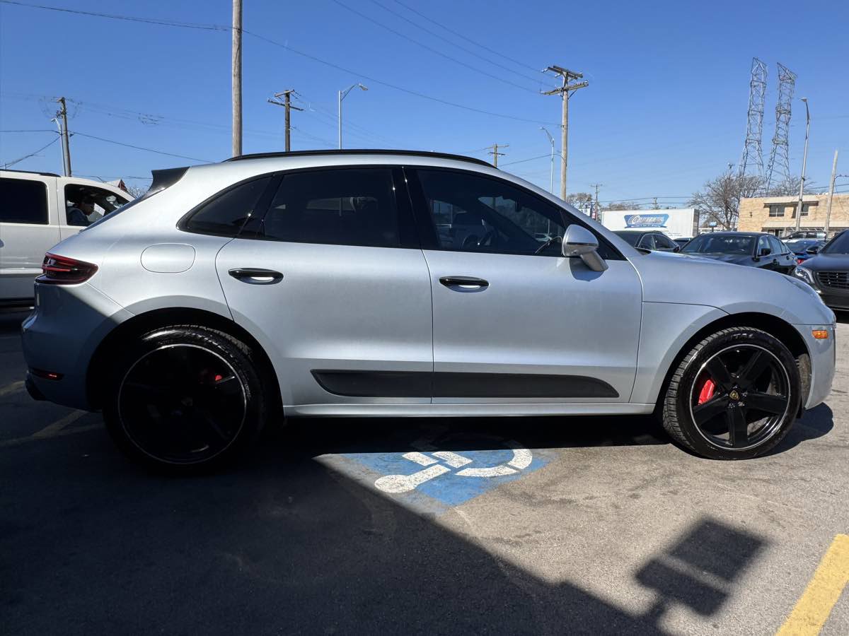 Used 2017 Porsche Macan GTS AWD/4WD image 4