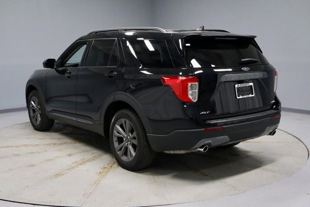 Certified 2023 Ford Explorer XLT w/ Equipment Group 202A image 10
