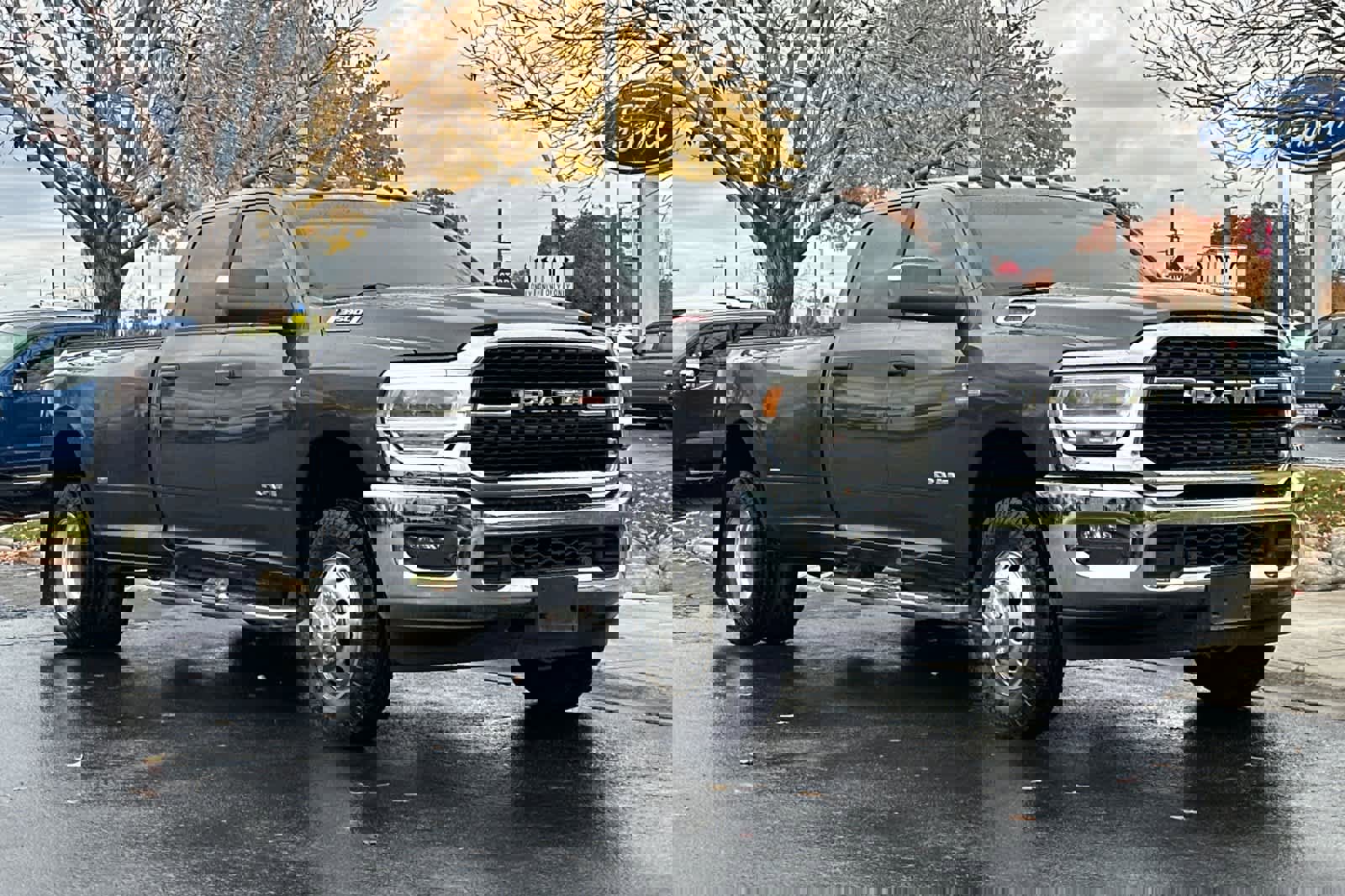 Used 2022 RAM 3500 Big Horn w/ Level C Equiment Group image 9