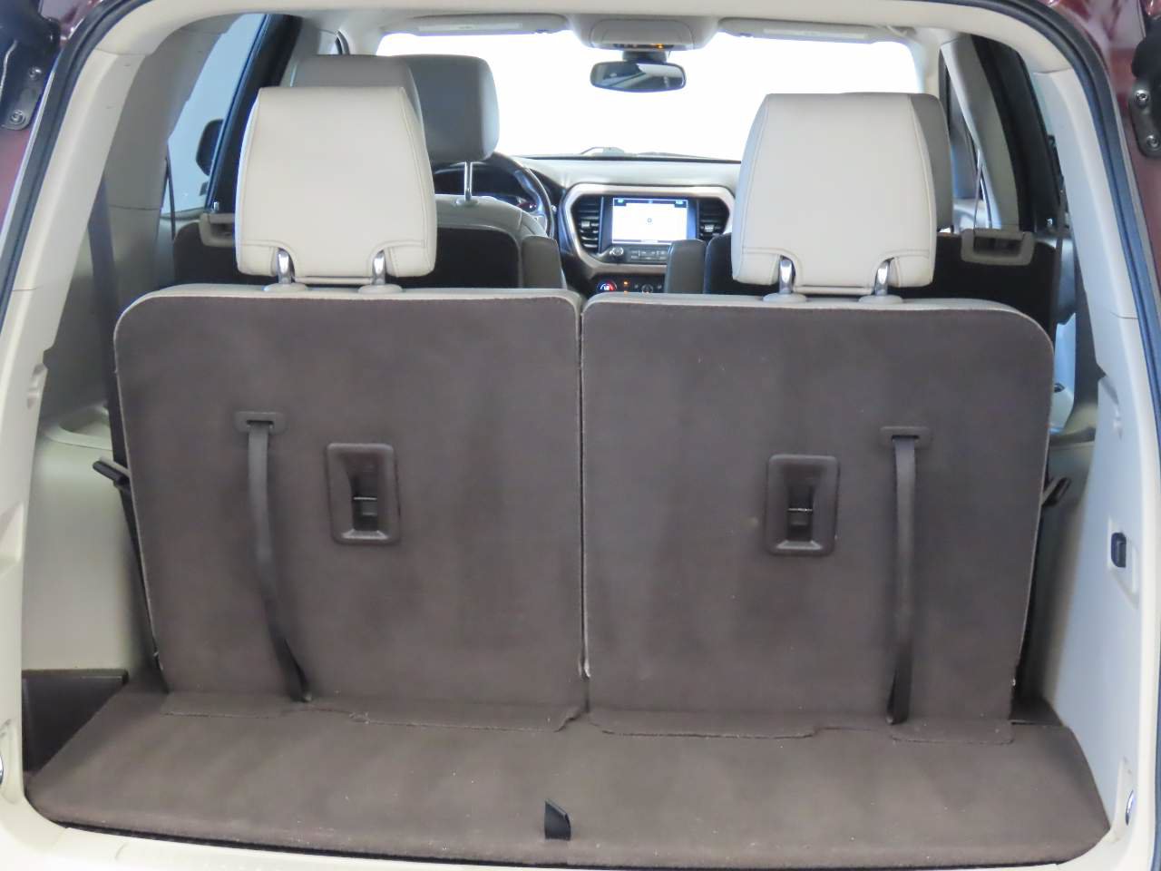 Used 2018 GMC Acadia Denali w/ Technology Package FWD image 9