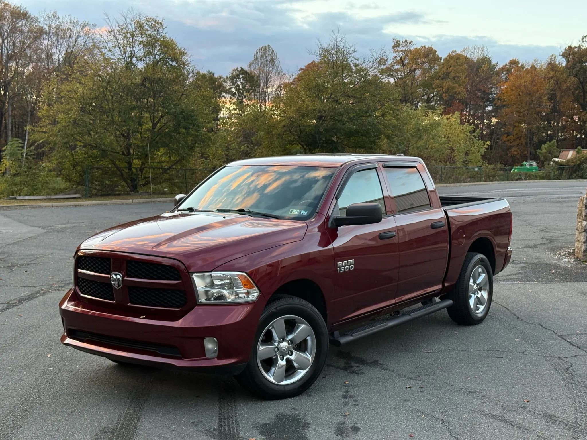 Used 2017 RAM 1500 Express AWD/4WD image 1