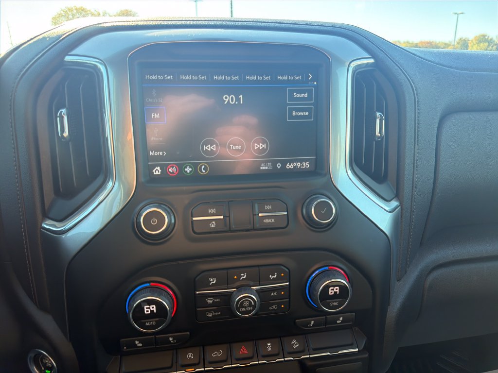 Used 2022 Chevrolet Silverado 1500 RST w/ Z71 Off-Road Package AWD/4WD image 18