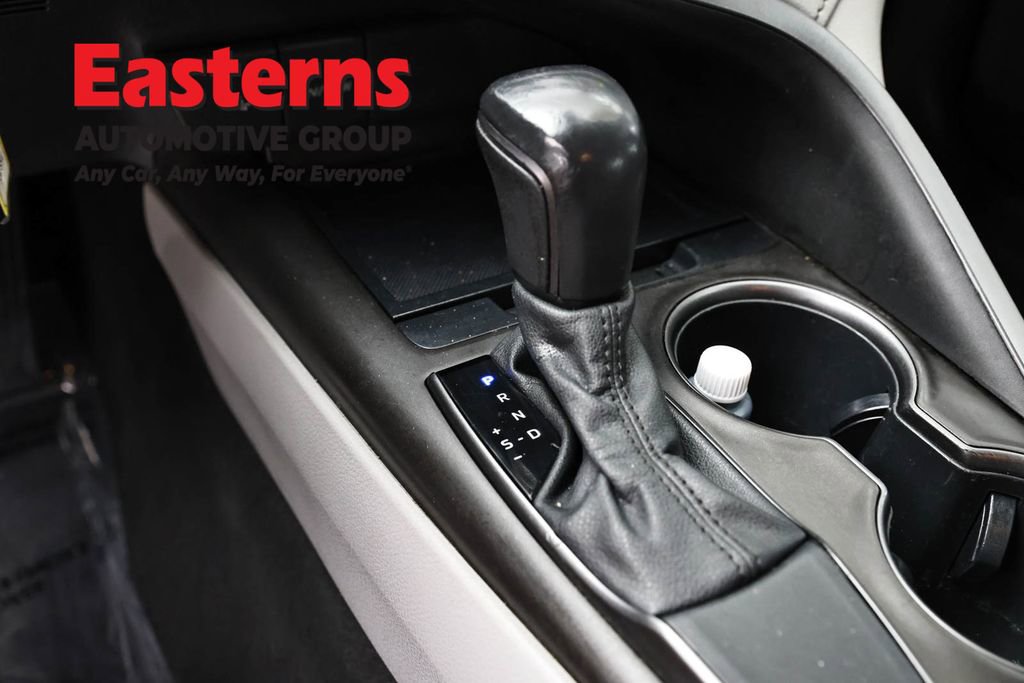 Used 2021 Toyota Camry SE FWD image 13