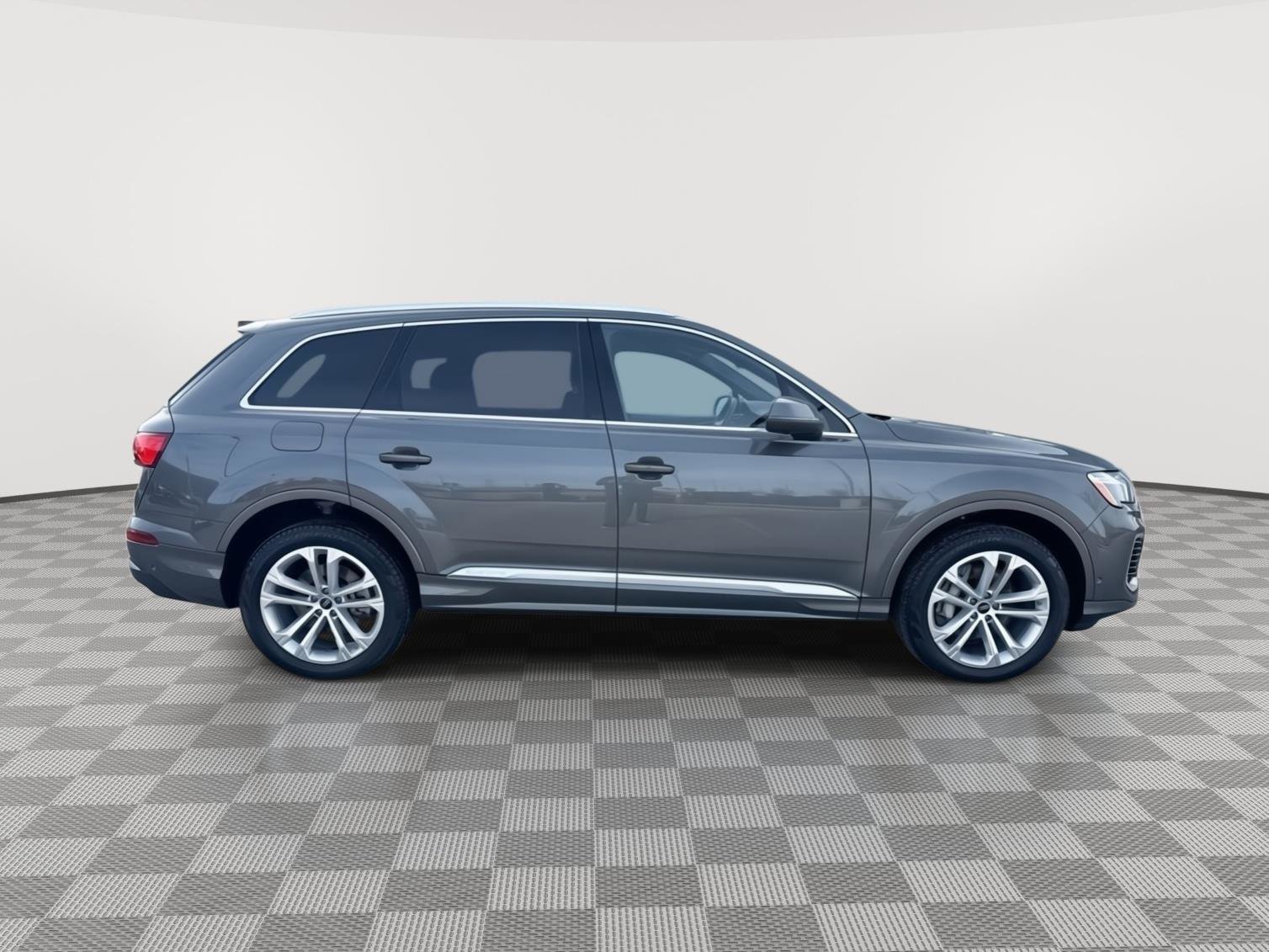 Certified 2025 Audi Q7 3.0T Prestige w/ Prestige Package AWD/4WD image 5