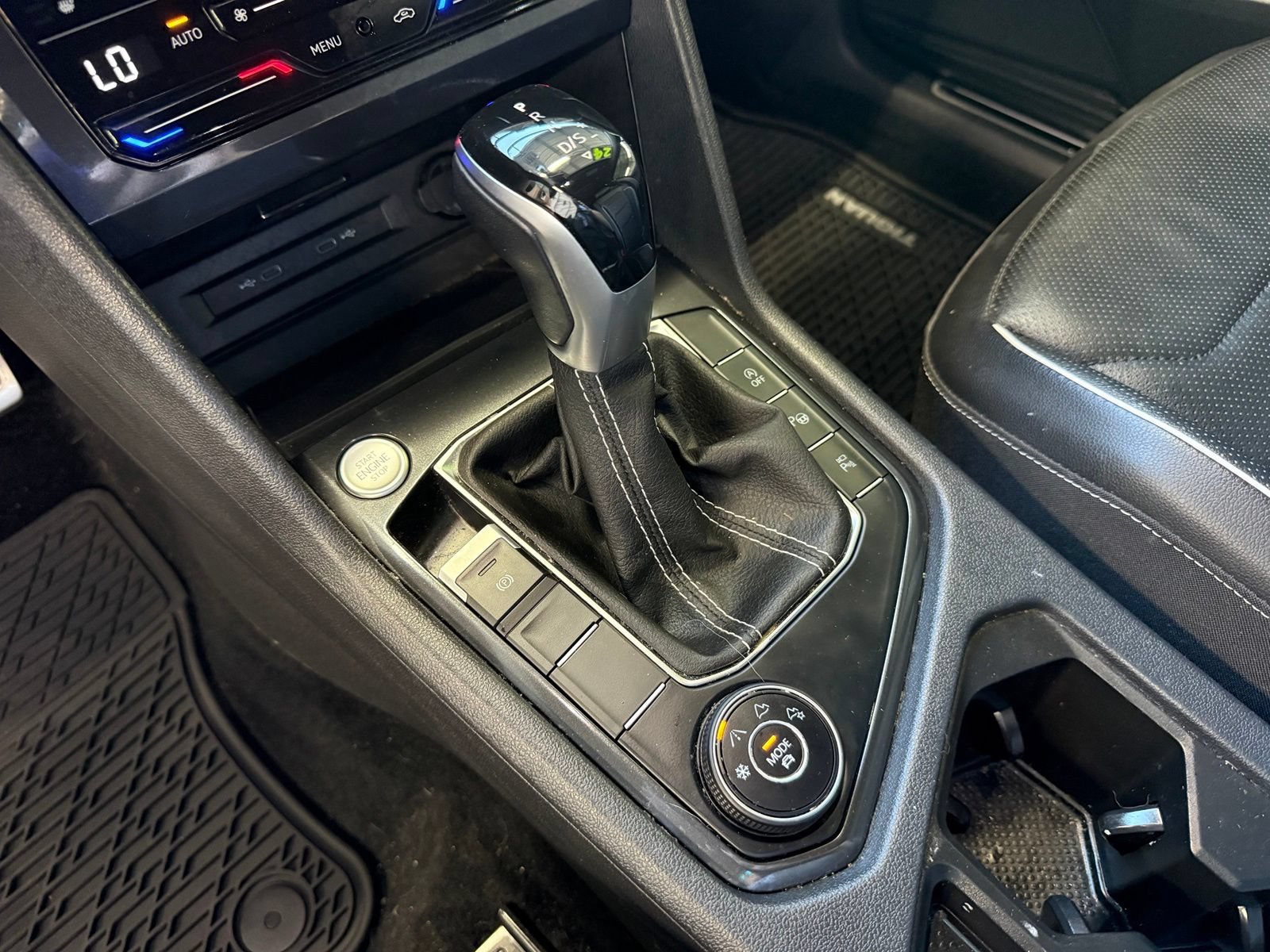Used 2024 Volkswagen Tiguan SEL R-Line AWD/4WD image 17