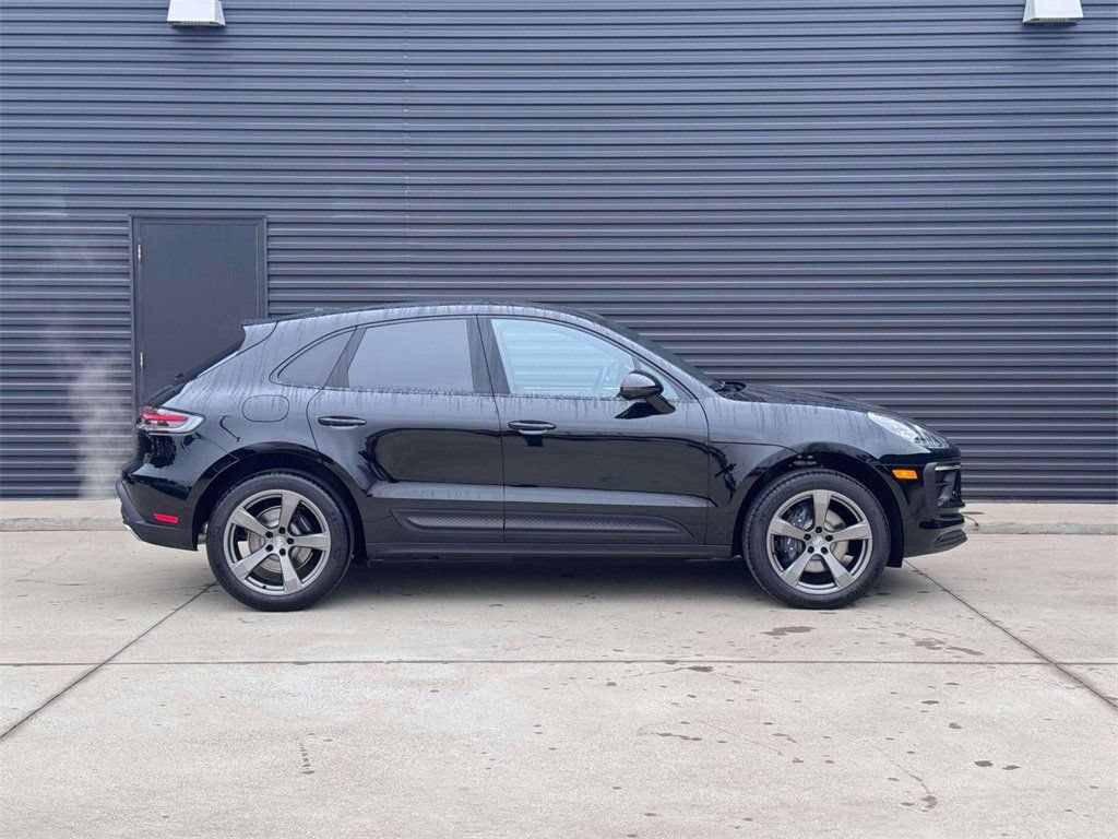 New 2026 Porsche Macan AWD/4WD image 9