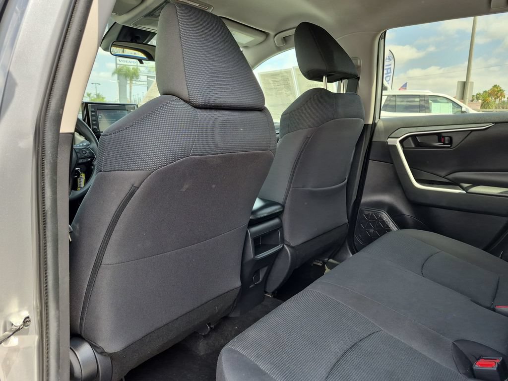 Used 2021 Toyota RAV4 LE w/ Carpet Mat Package (TMS) FWD image 27