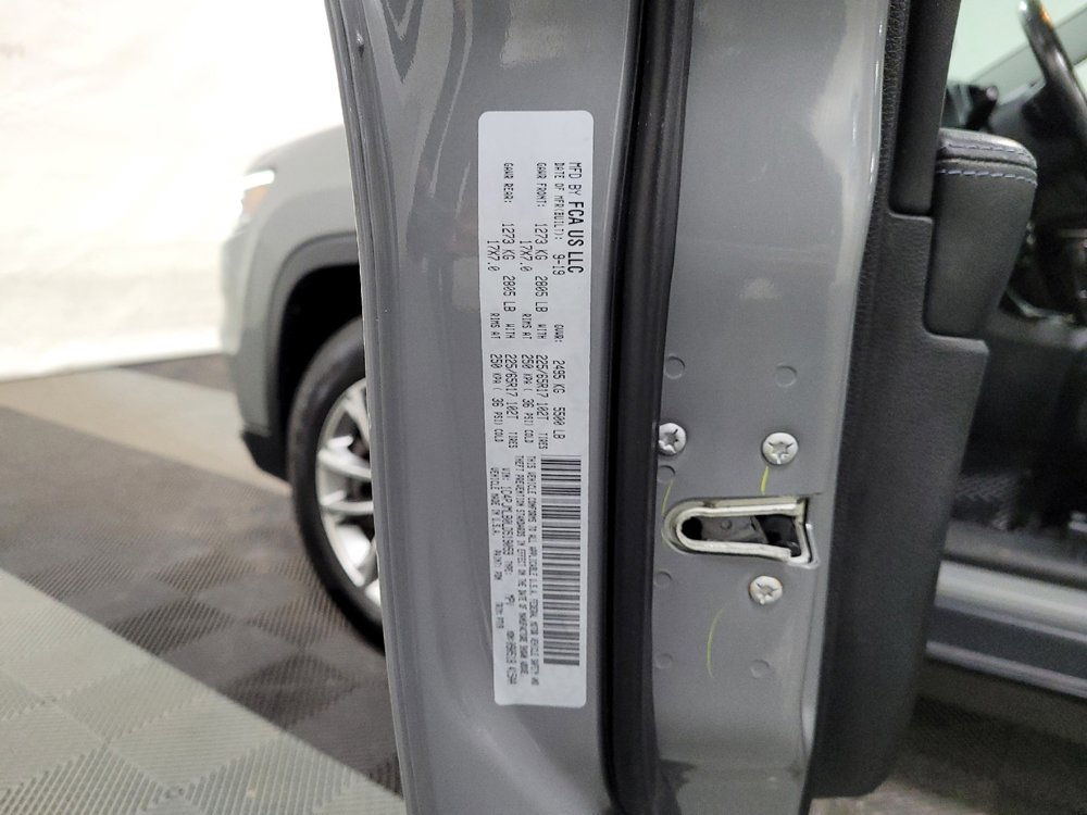 Used 2020 Jeep Cherokee Latitude Plus w/ Comfort/Convenience Group image 33