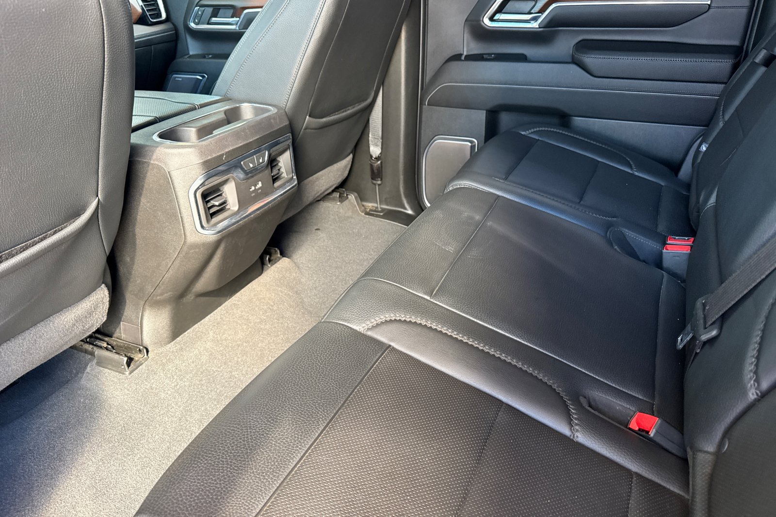 Used 2024 GMC Sierra 3500 Denali w/ Denali Reserve Package AWD/4WD image 14