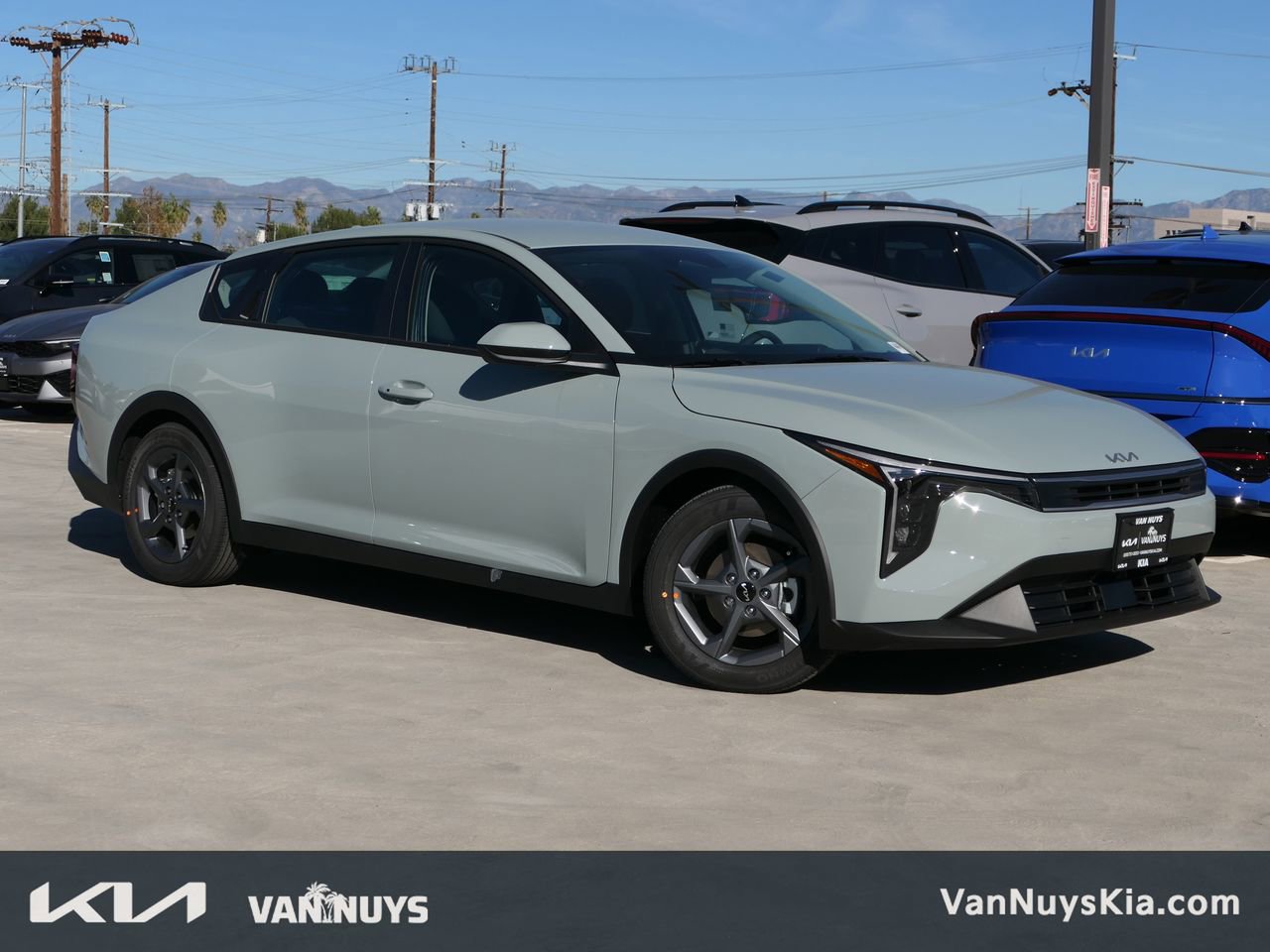 New 2026 Kia K4 LXS image 1