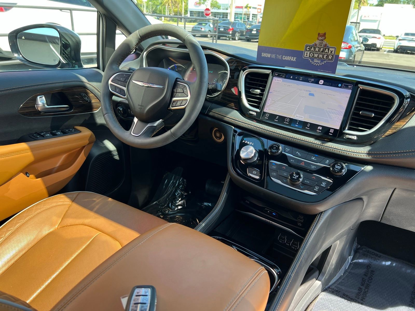 Used 2023 Chrysler Pacifica Pinnacle FWD image 86