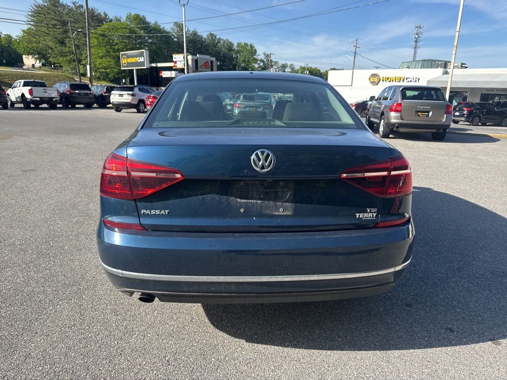 Used 2018 Volkswagen Passat 2.0T S FWD image 5