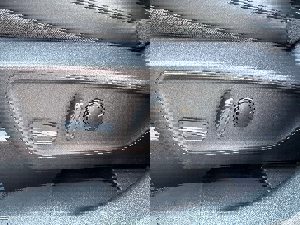 New 2025 Ford Escape ST-Line Select w/ Class II Trailer Tow Package image 19