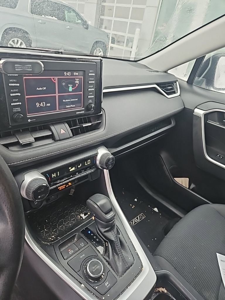 Used 2020 Toyota RAV4 LE w/ Carpet Mat Package image 12