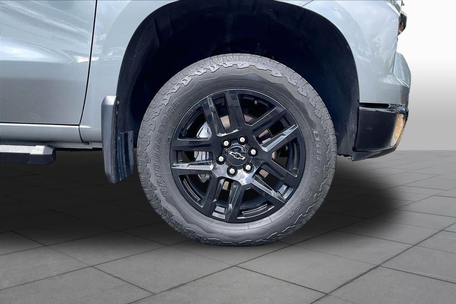 Used 2025 Chevrolet Silverado 1500 LT Trail Boss w/ Convenience Package II AWD/4WD image 10