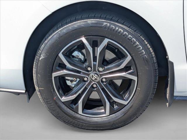 Used 2025 Toyota Sienna Platinum AWD/4WD image 28