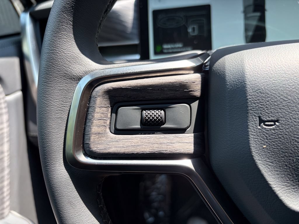 Used 2026 Rivian R1S Adventure AWD/4WD image 65