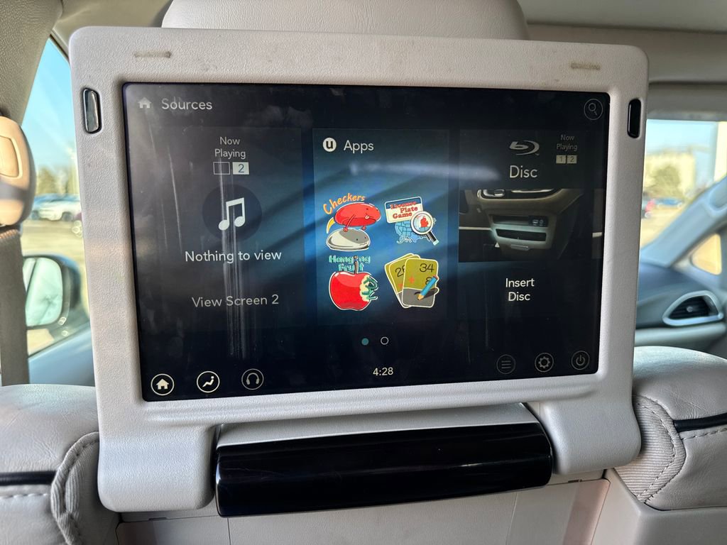 Used 2017 Chrysler Pacifica Platinum image 38