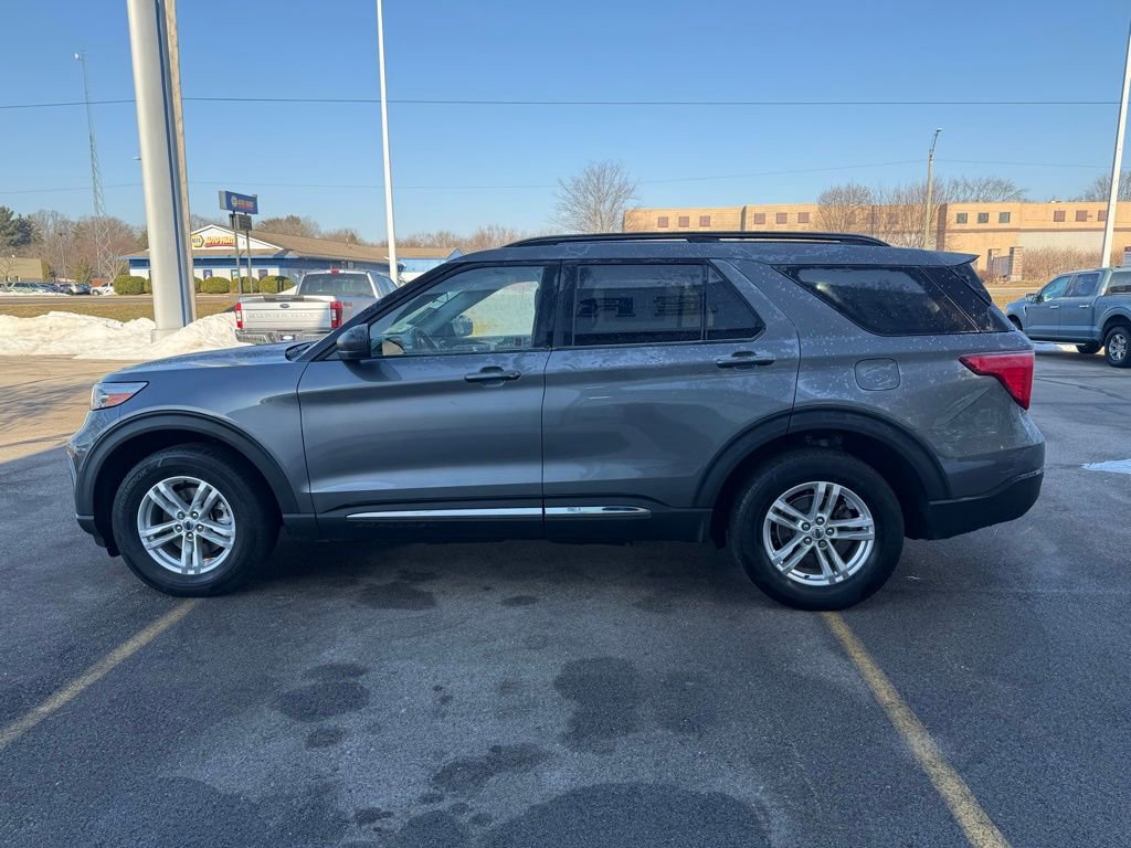 Used 2022 Ford Explorer XLT w/ Equipment Group 202A image 35