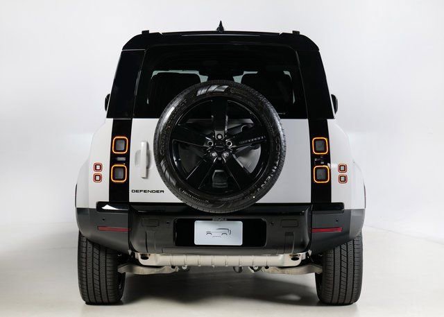 New 2026 Land Rover Defender 110 S image 7
