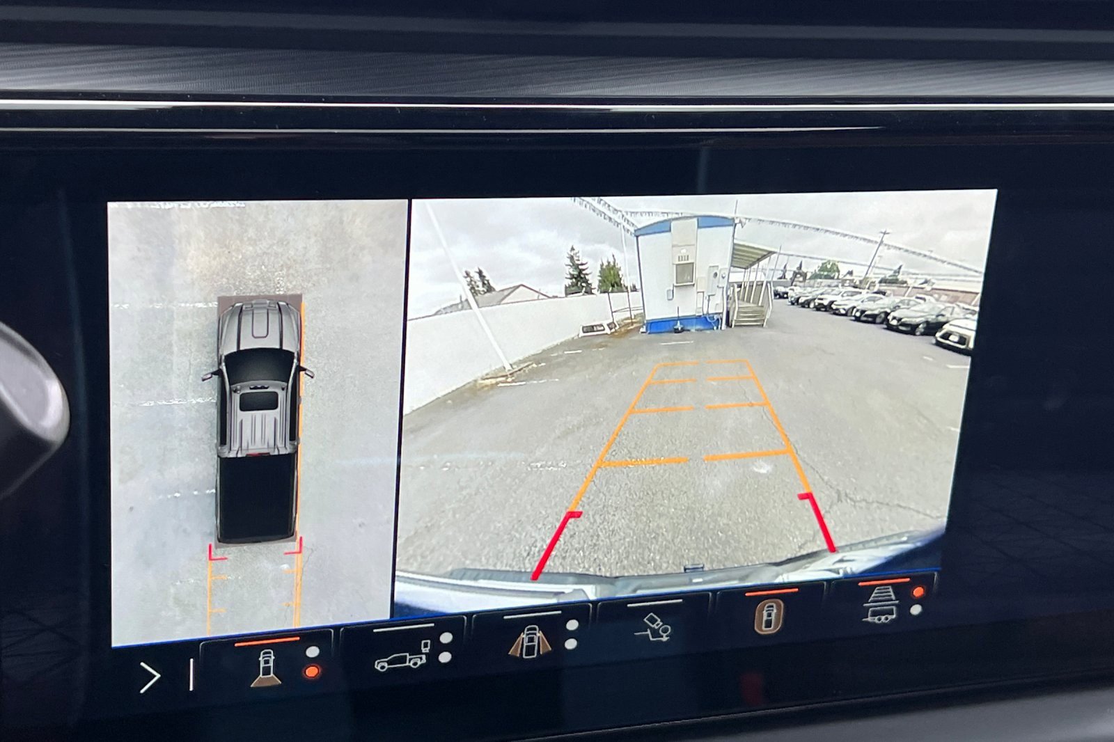 Used 2024 GMC Sierra 3500 Denali Ultimate image 16