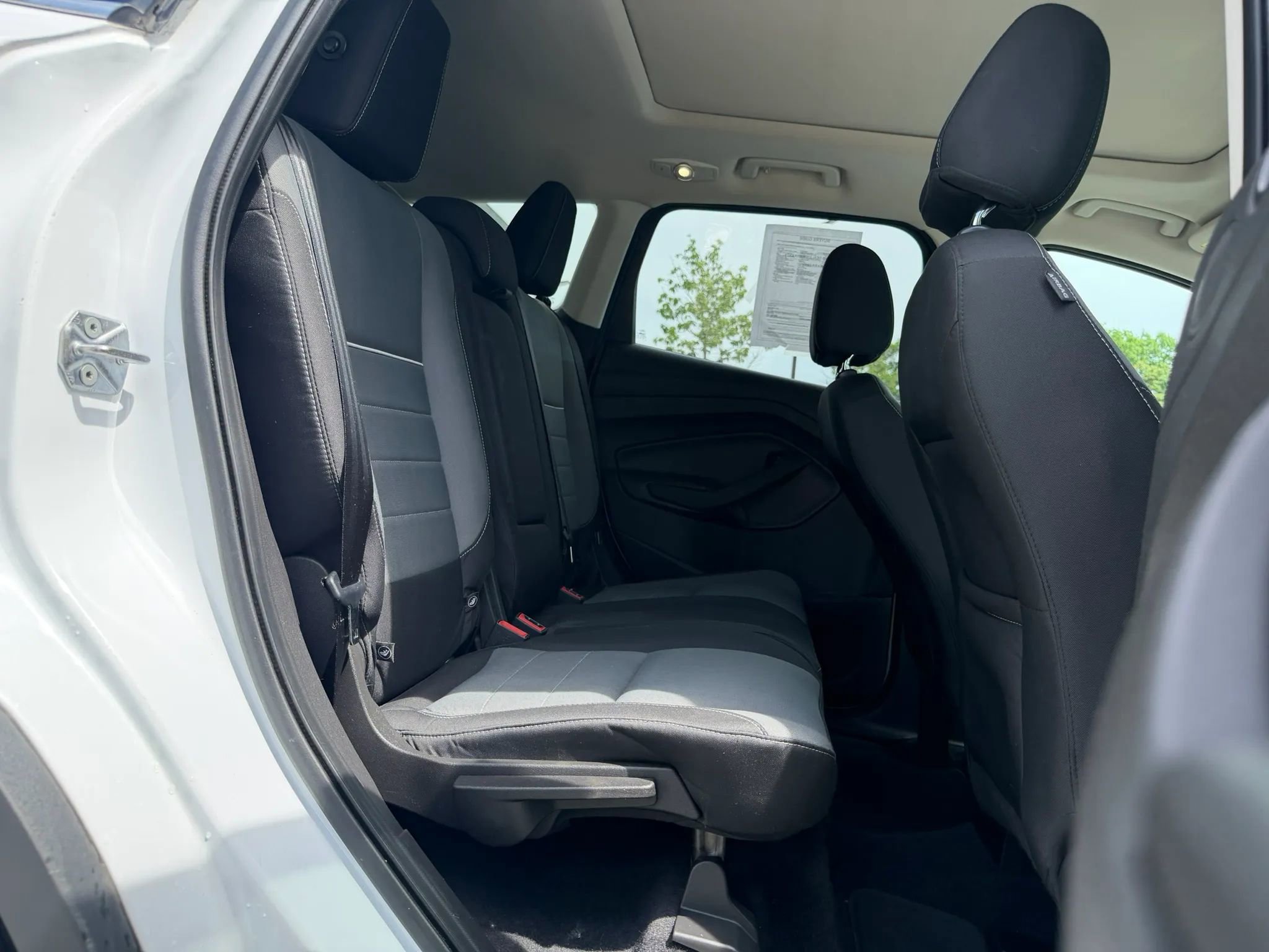 Used 2015 Ford Escape SE w/ Equipment Group 201A FWD image 14
