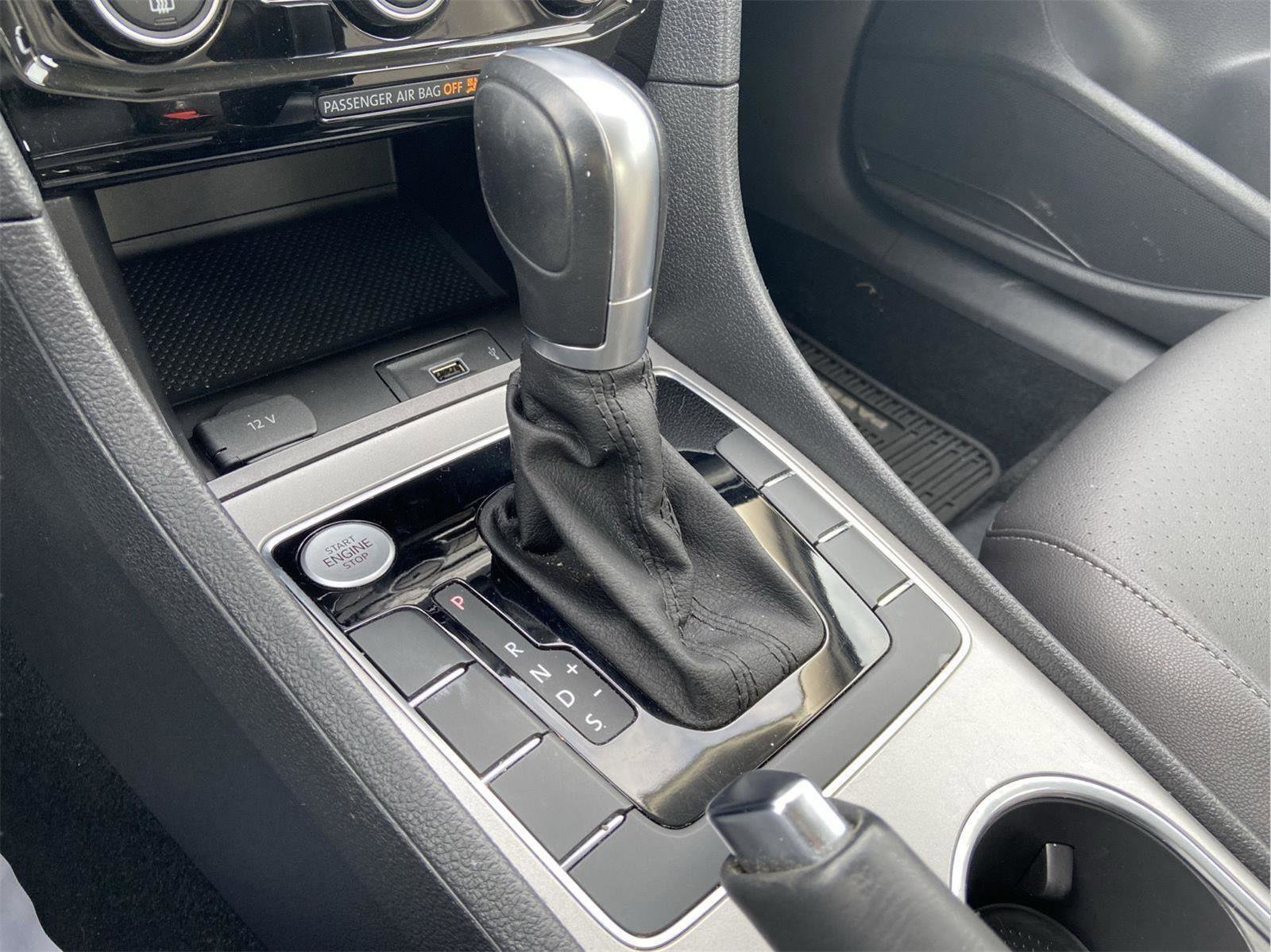 Used 2020 Volkswagen Passat 2.0T SE image 30