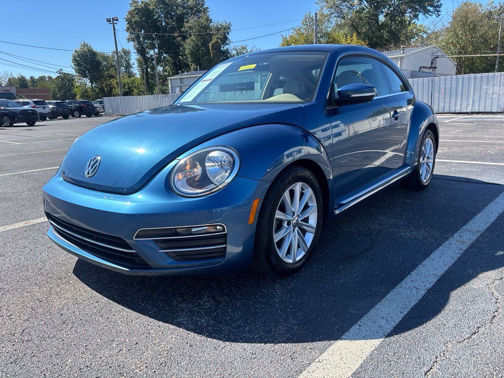 Used 2019 Volkswagen Beetle 2.0T SE FWD image 3