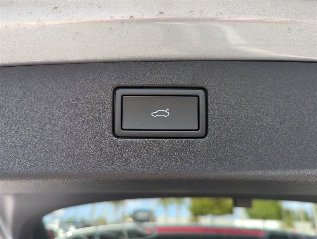 New 2026 Volkswagen Tiguan SE image 17