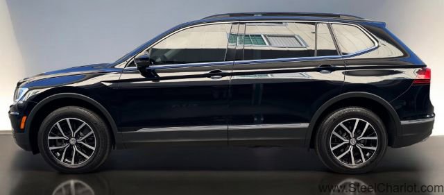 Used 2021 Volkswagen Tiguan SE w/ Panoramic Sunroof Package image 2