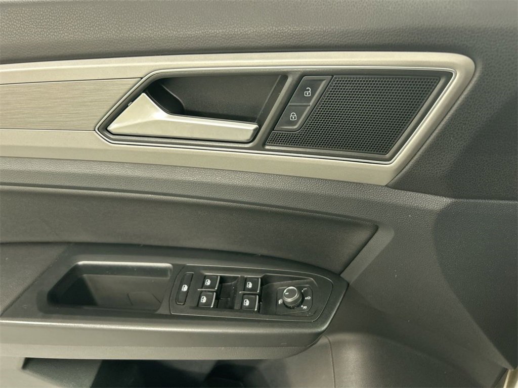 Used 2019 Volkswagen Atlas SE w/ Towing Package image 11