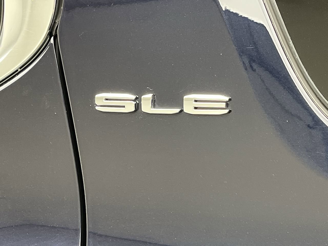 Certified 2022 GMC Acadia SLE AWD/4WD image 30