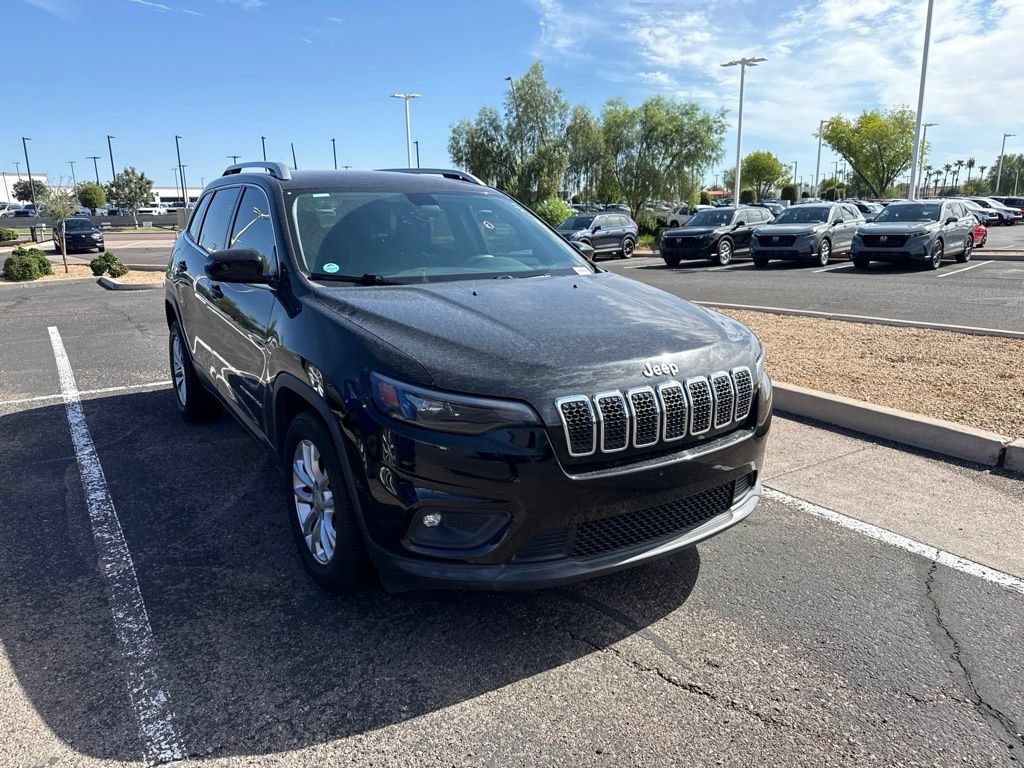 Used 2019 Jeep Cherokee Latitude w/ Popular Appearance Group FWD image 3