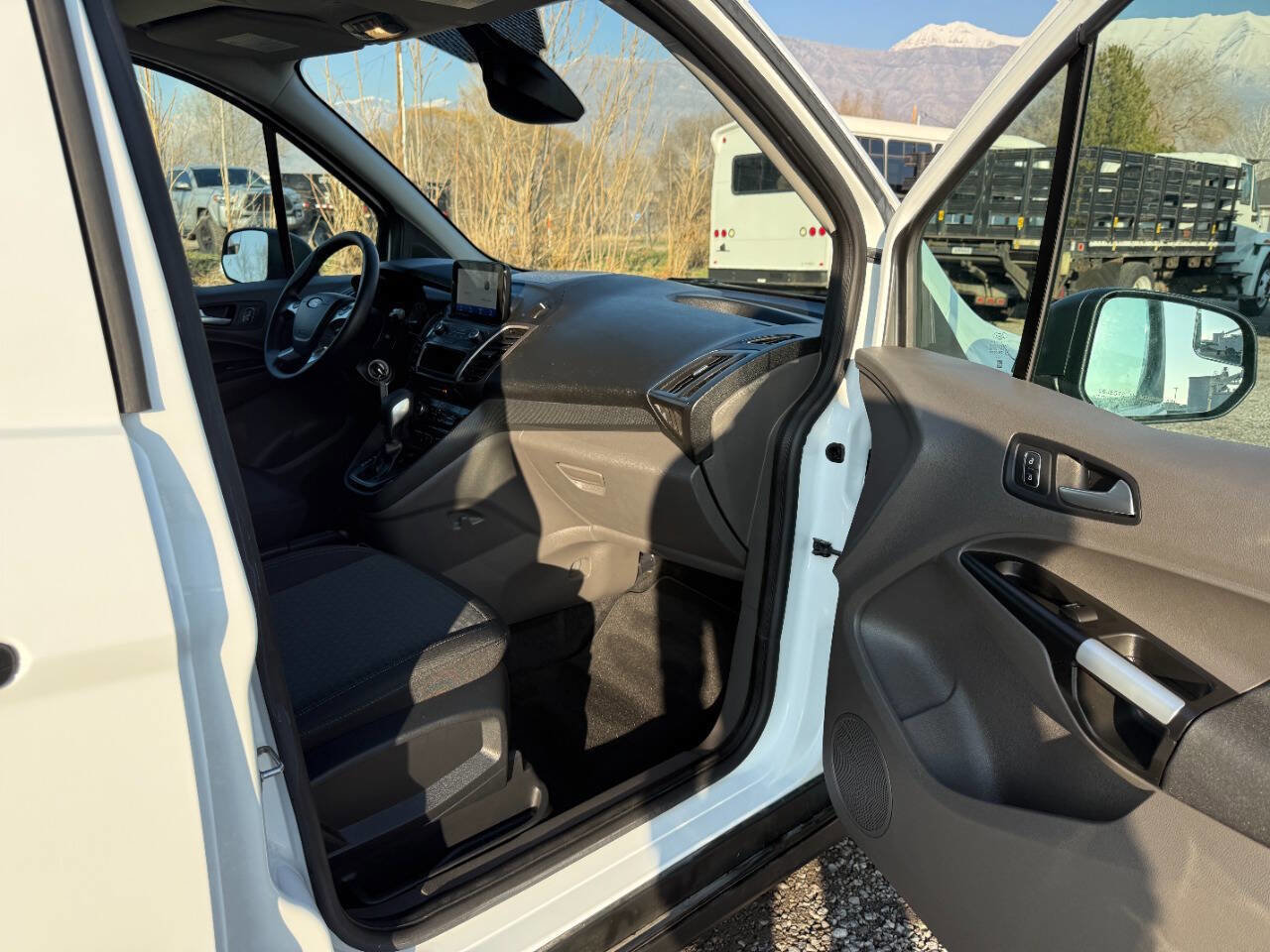 Used 2021 Ford Transit Connect XLT image 17