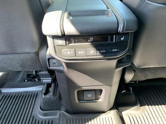 Used 2025 Toyota Grand Highlander AWD image 33