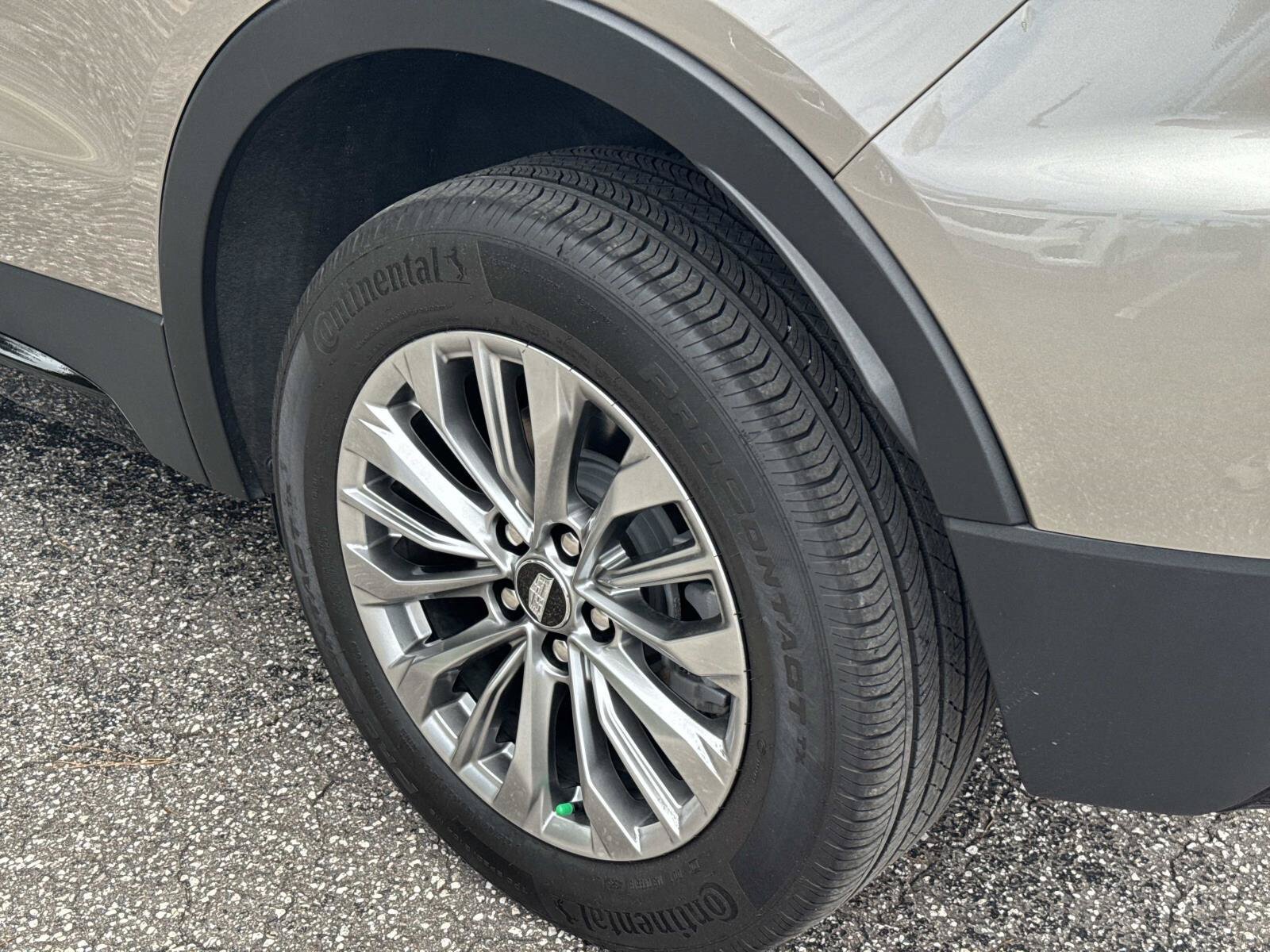 Used 2024 Cadillac XT4 Premium Luxury FWD image 12