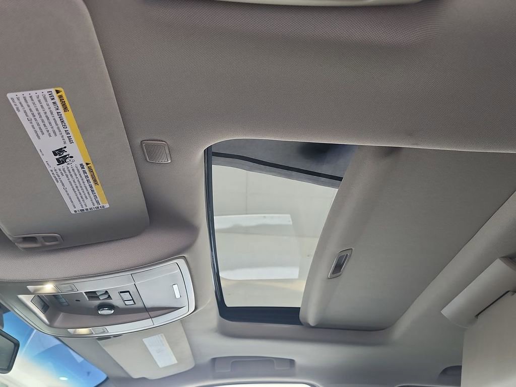 Used 2017 GMC Yukon SLT w/ Open Road Package image 19