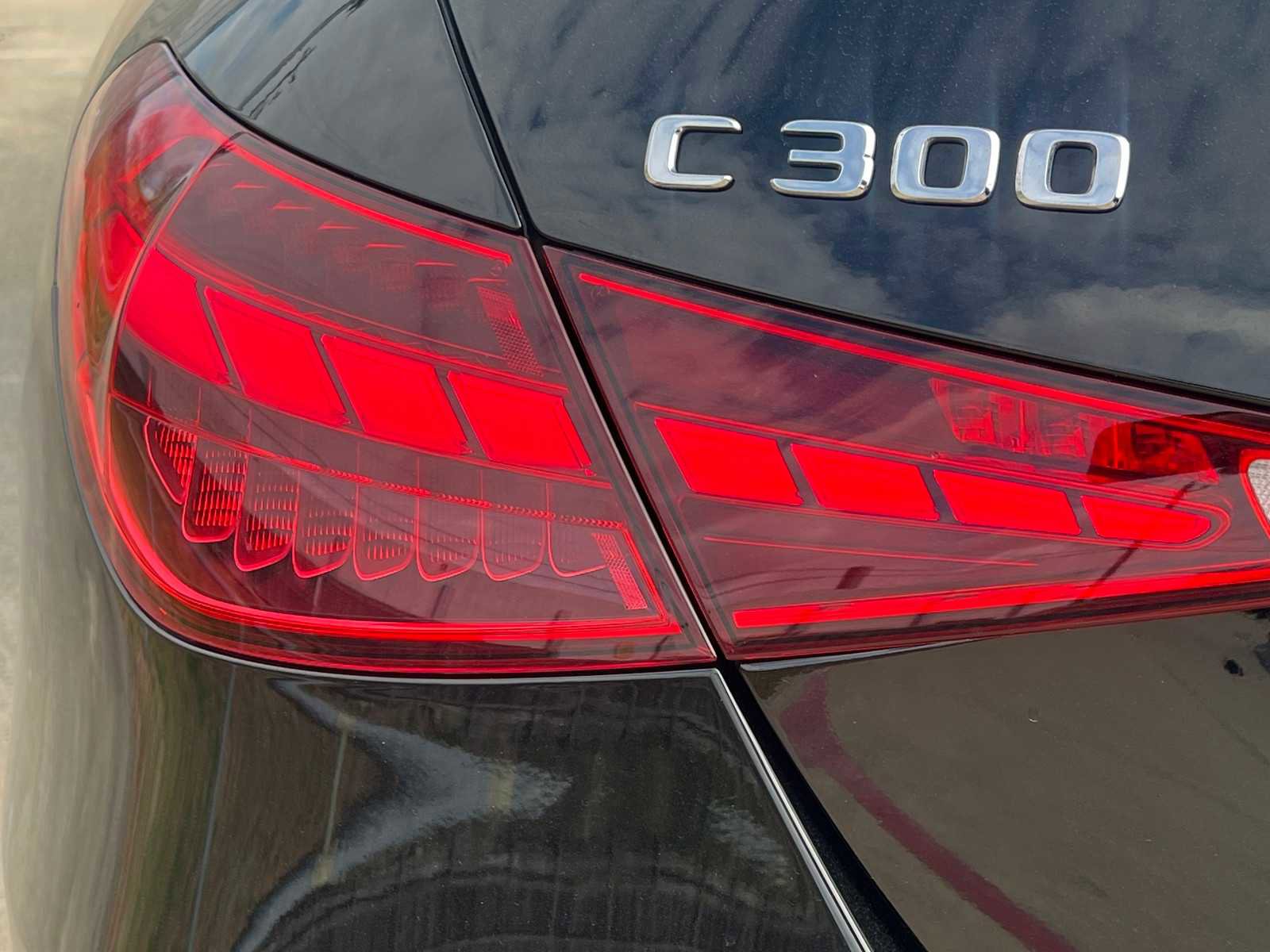 Used 2025 Mercedes-Benz C 300 Sedan image 12