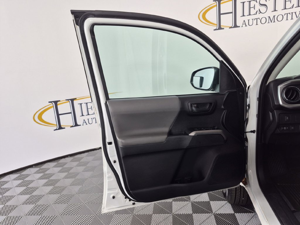 Used 2021 Toyota Tacoma SR5 RWD image 13