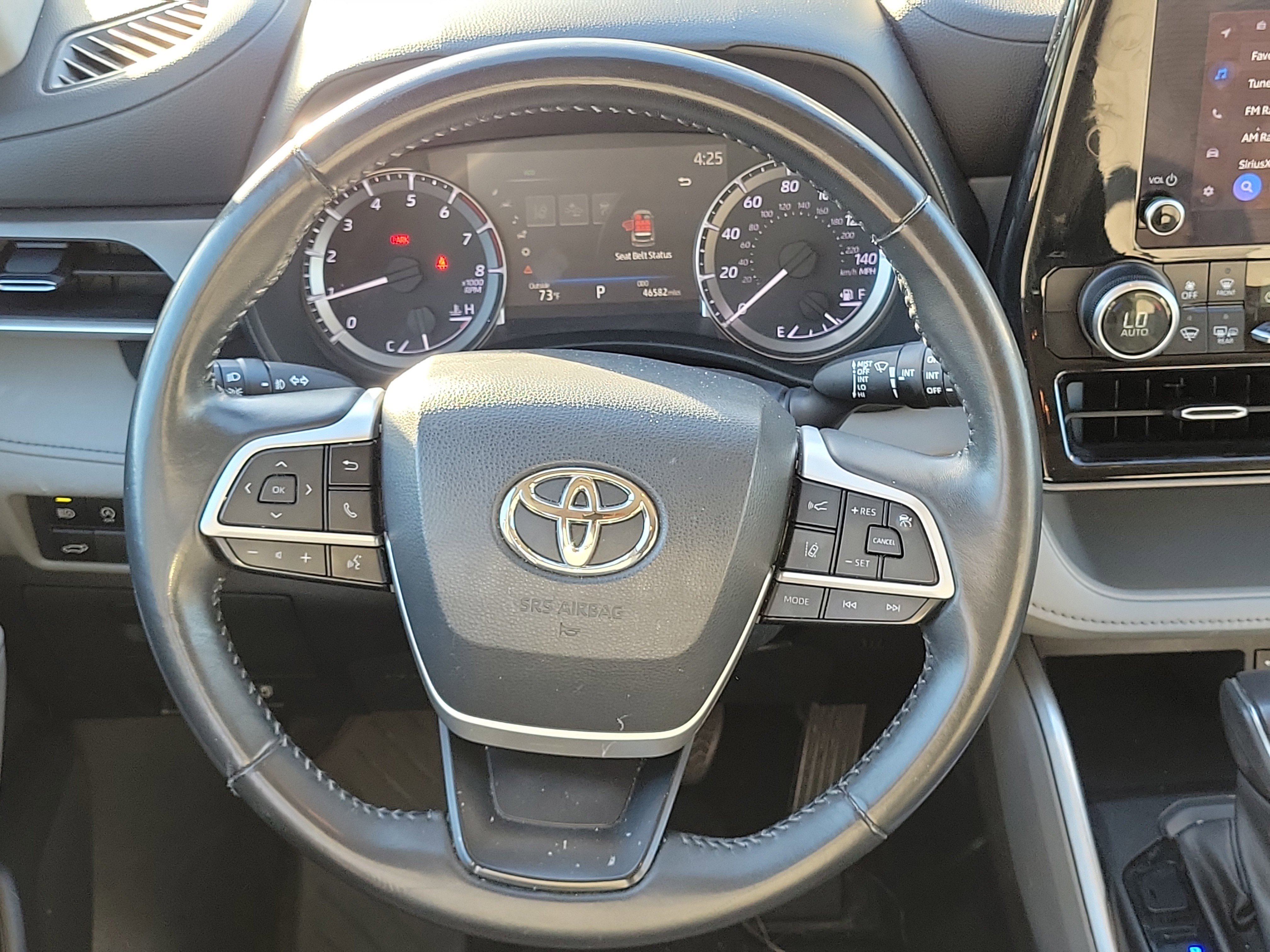 Used 2023 Toyota Highlander LE image 12