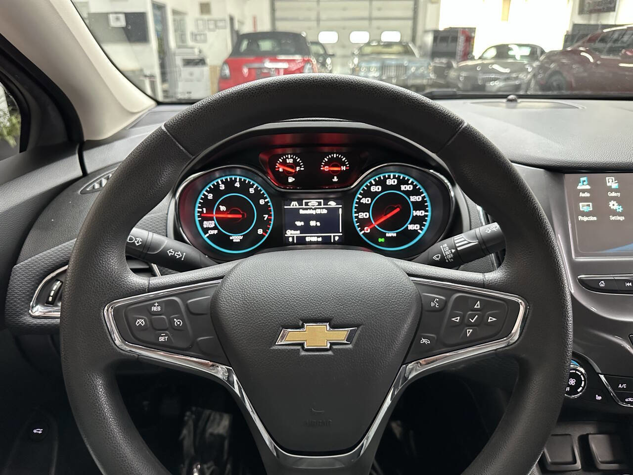 Used 2018 Chevrolet Cruze LT w/ Convenience Package image 20