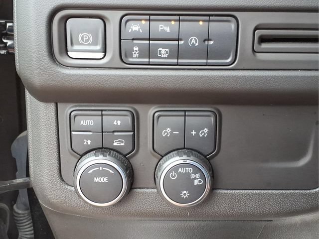 Used 2023 Chevrolet Tahoe LT w/ Luxury Package AWD/4WD image 19