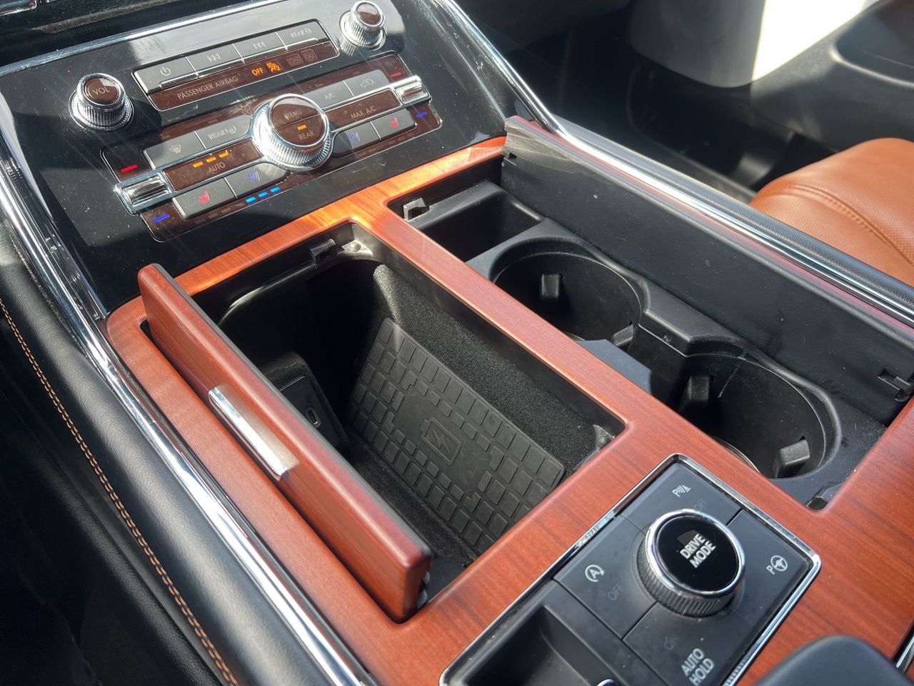 Used 2020 Lincoln Navigator L Reserve w/ Luxury Package image 38